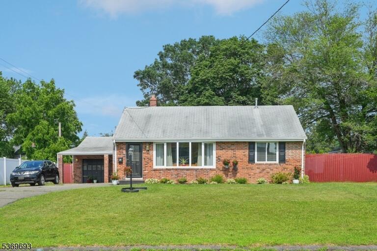 Property listing MLS 4049728 photo 1