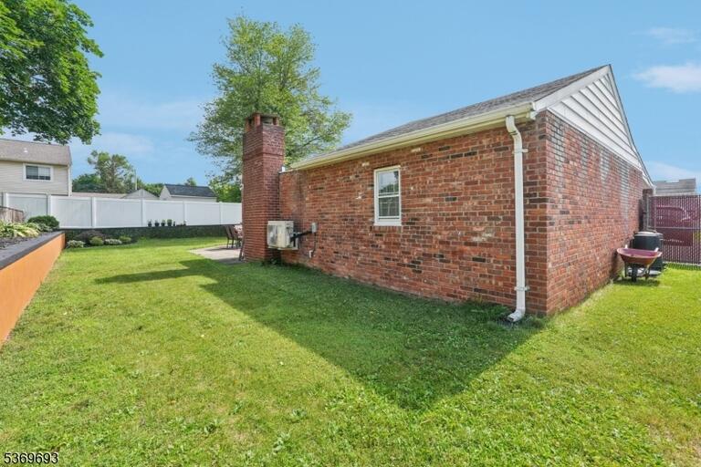 Property listing MLS 4049728 photo 28