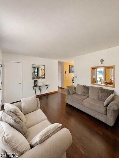 Property listing MLS 4049741 photo 9