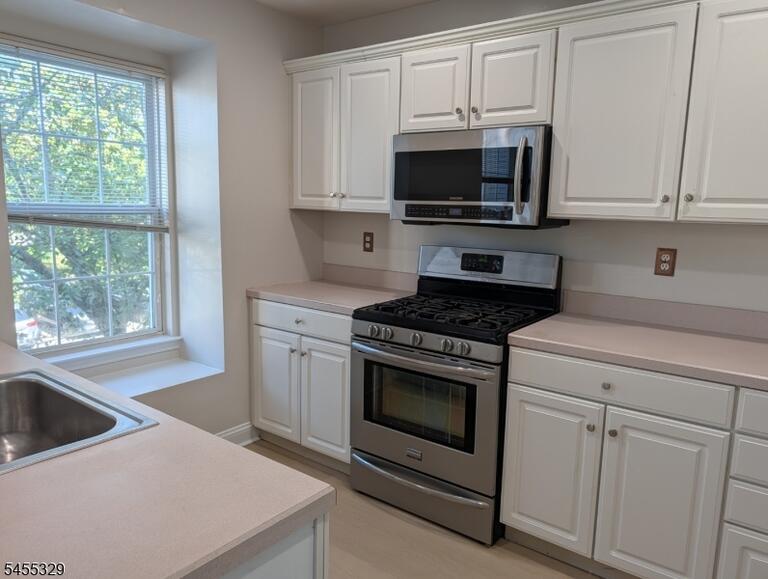Property listing MLS 4049749 photo 9