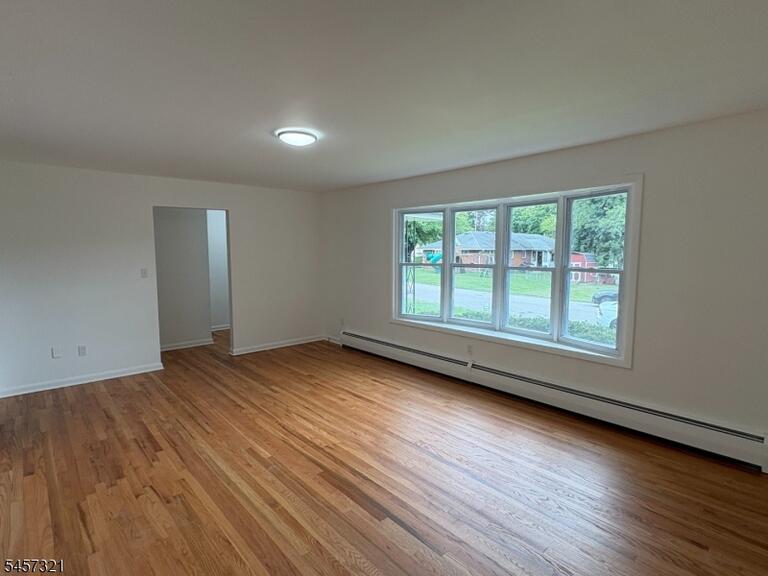 Property listing MLS 4049757 photo 4