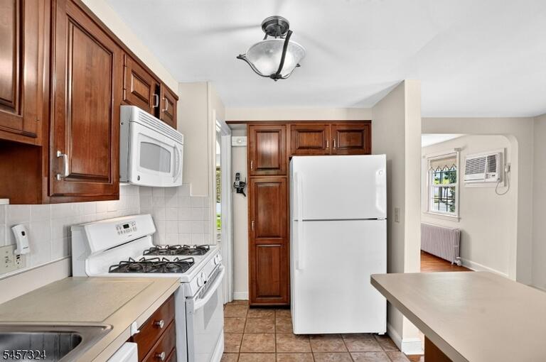 Property listing MLS 4049760 photo 8