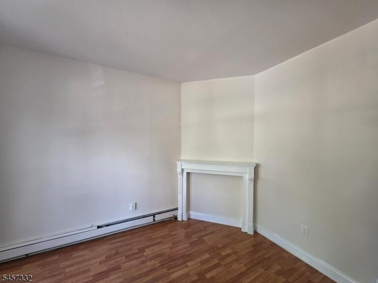 Property listing MLS 4049763 photo 3