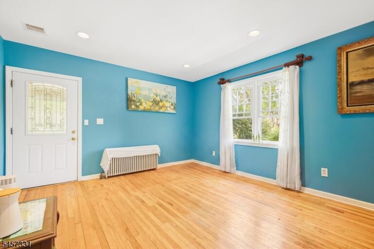 Property listing MLS 4049768 photo 4