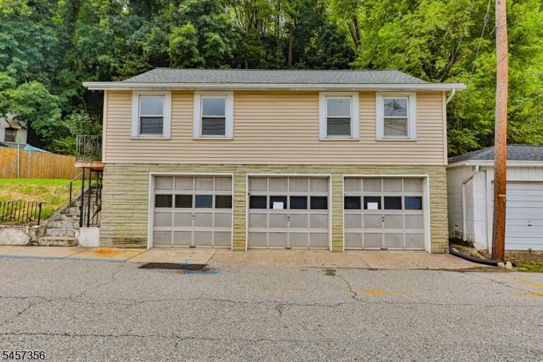 Property listing MLS 4049776 photo 1