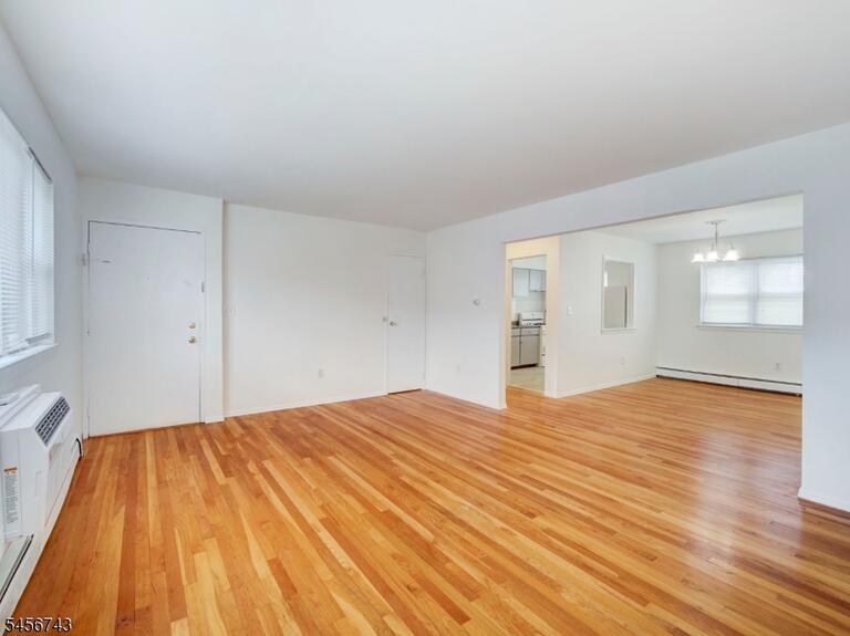 Property listing MLS 4049796 photo 3