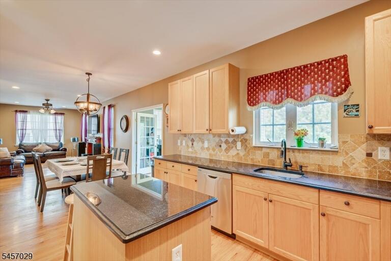 Property listing MLS 4049797 photo 7