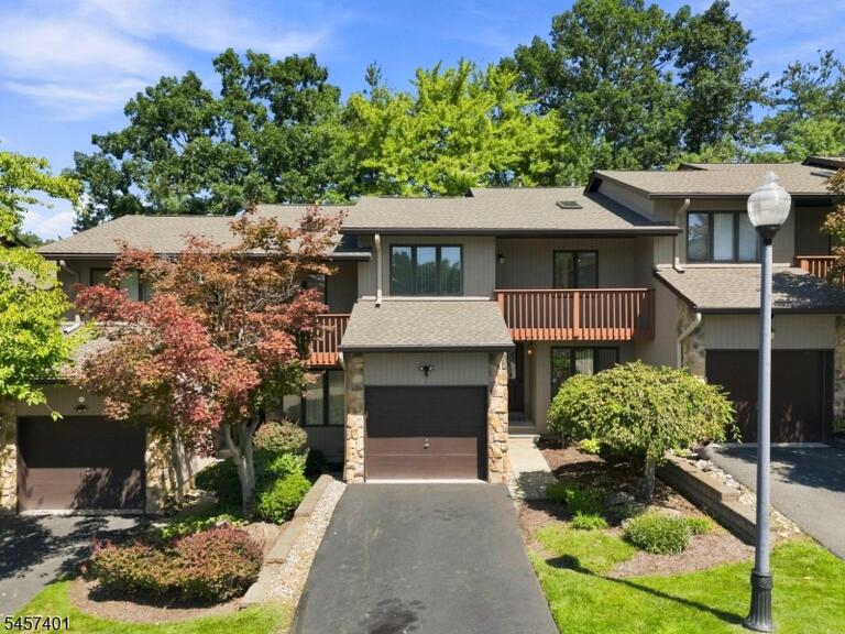 Property listing MLS 4049809 photo 1
