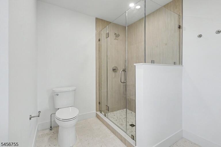 Property listing MLS 4049811 photo 31