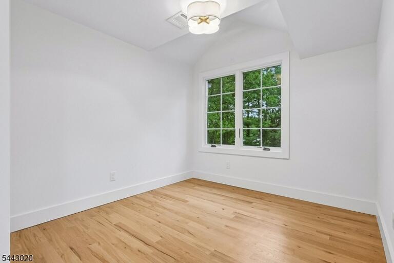 Property listing MLS 4049814 photo 25