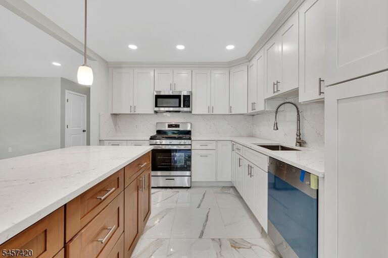 Property listing MLS 4049825 photo 15