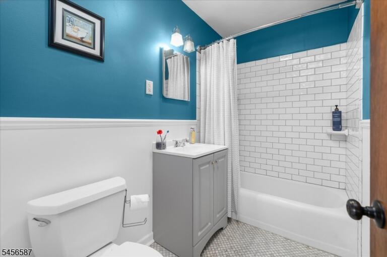 Property listing MLS 4049826 photo 12