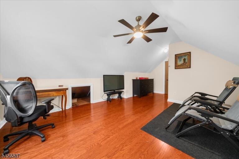 Property listing MLS 4049826 photo 16