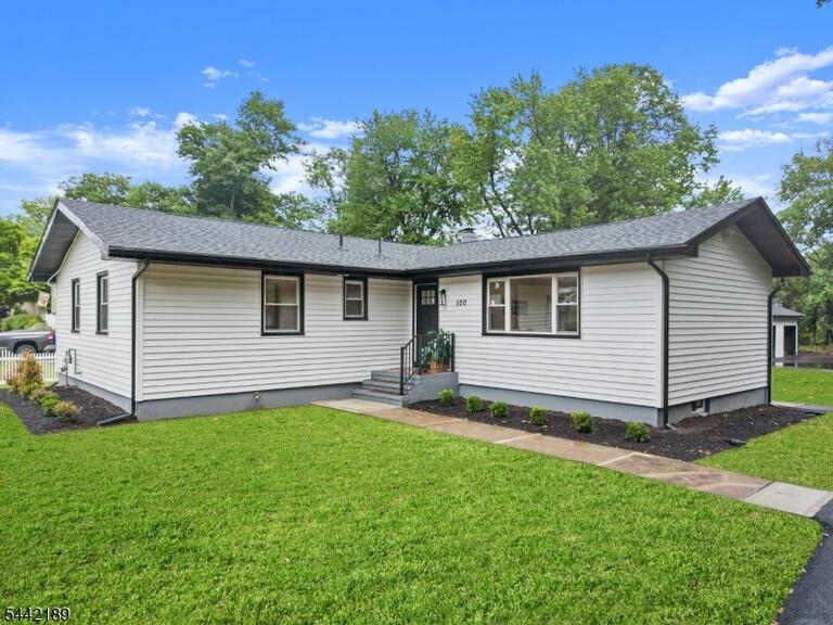 Property listing MLS 4049831 photo 1