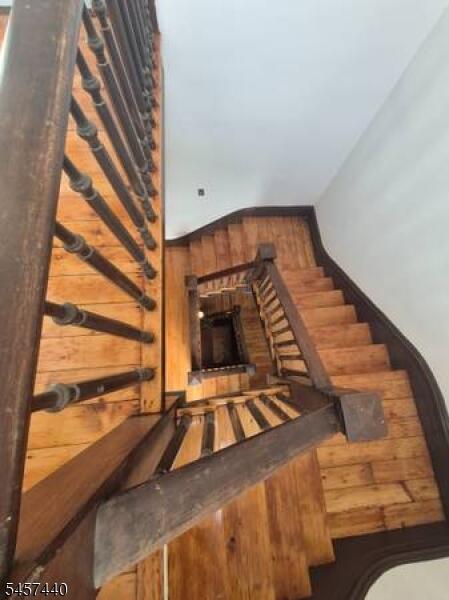 Property listing MLS 4049842 photo 2