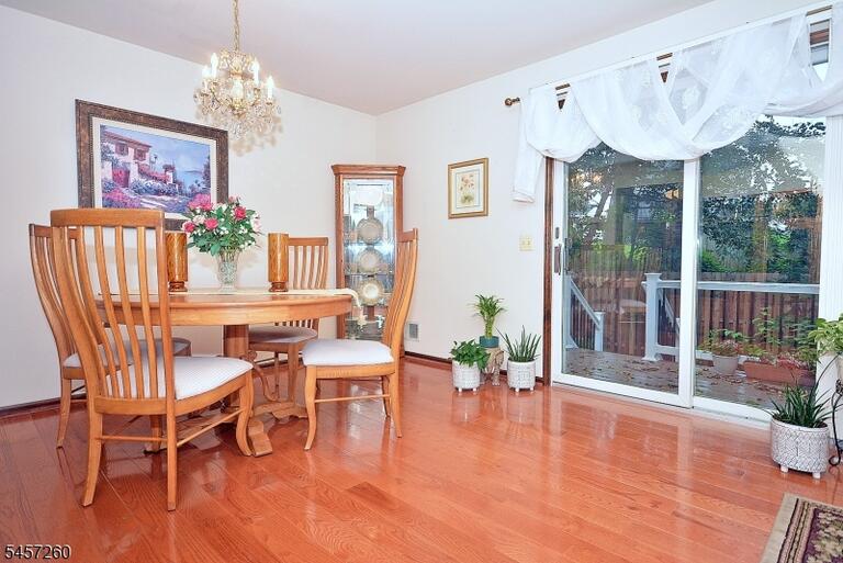 Property listing MLS 4049859 photo 9