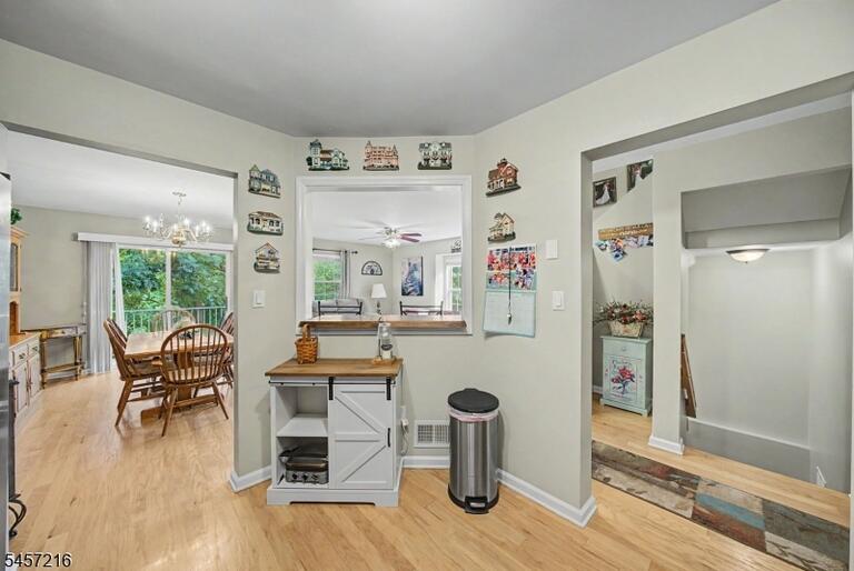 Property listing MLS 4049870 photo 7