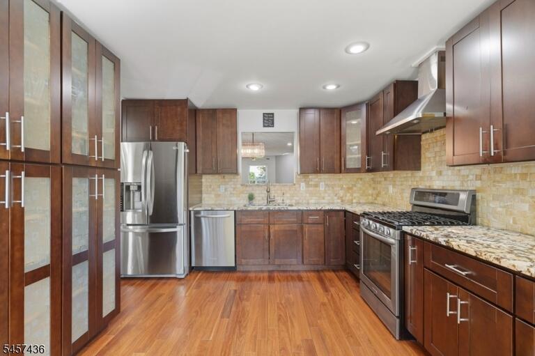 Property listing MLS 4049875 photo 3