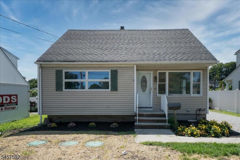 Property listing MLS 4049902 photo 3