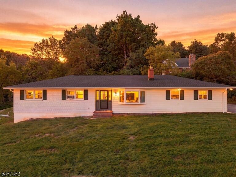 Property listing MLS 4049903 photo 3