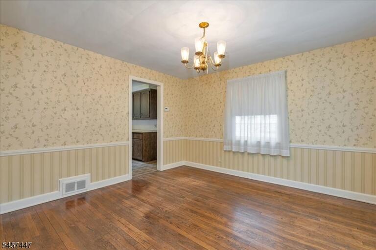 Property listing MLS 4049908 photo 11