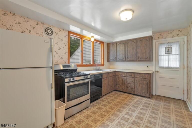 Property listing MLS 4049908 photo 14
