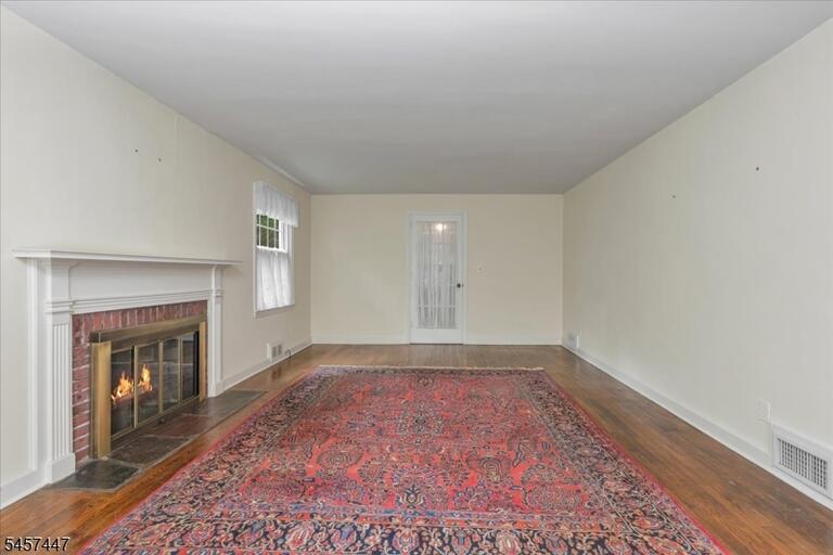 Property listing MLS 4049908 photo 5