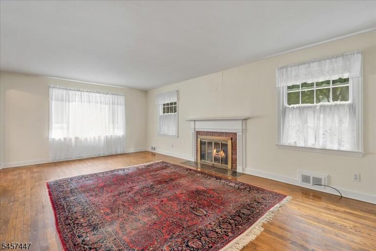 Property listing MLS 4049908 photo 7
