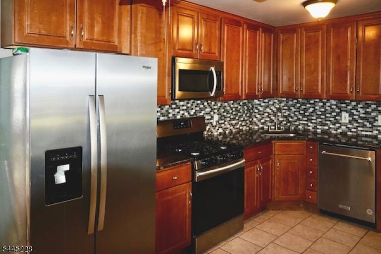 Property listing MLS 4049919 photo 3