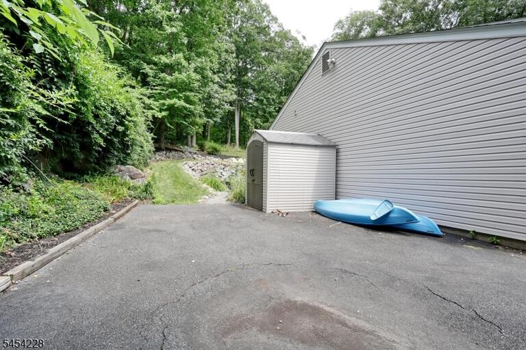 Property listing MLS 4049935 photo 39