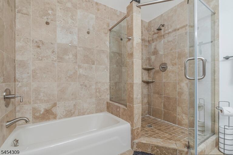 Property listing MLS 4049951 photo 27