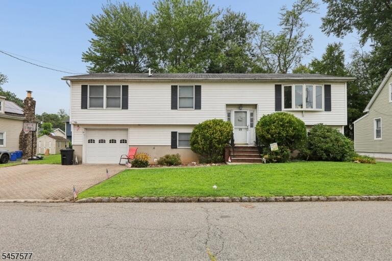 Property listing MLS 4049956 photo 1