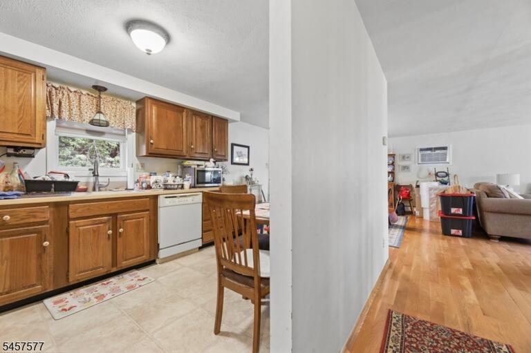 Property listing MLS 4049956 photo 9