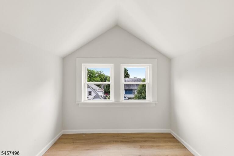 Property listing MLS 4049960 photo 34