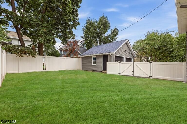 Property listing MLS 4049960 photo 43