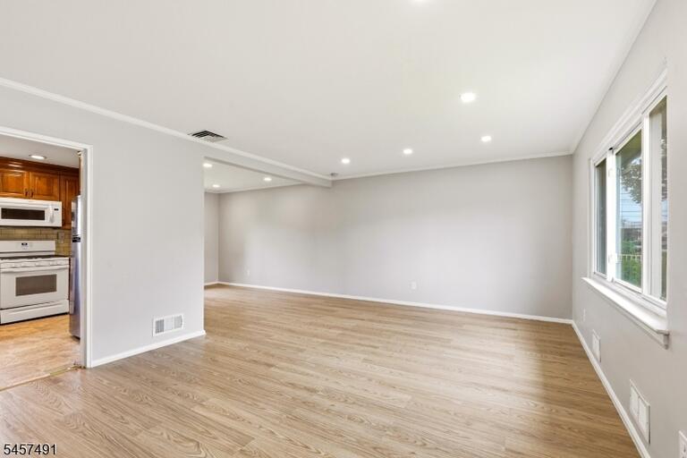 Property listing MLS 4049962 photo 4