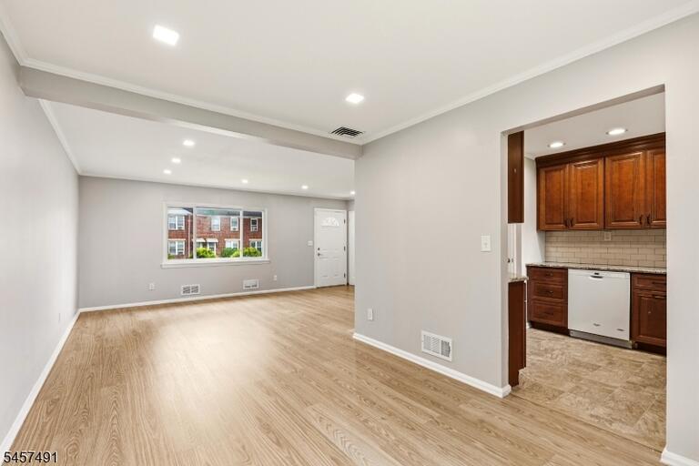 Property listing MLS 4049962 photo 8