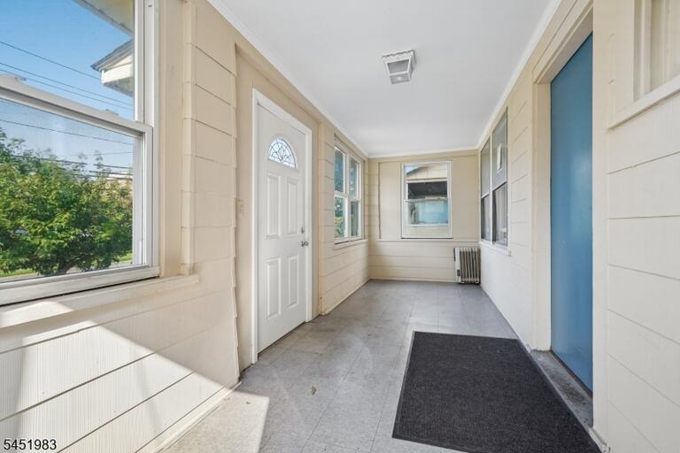Property listing MLS 4049974 photo 3