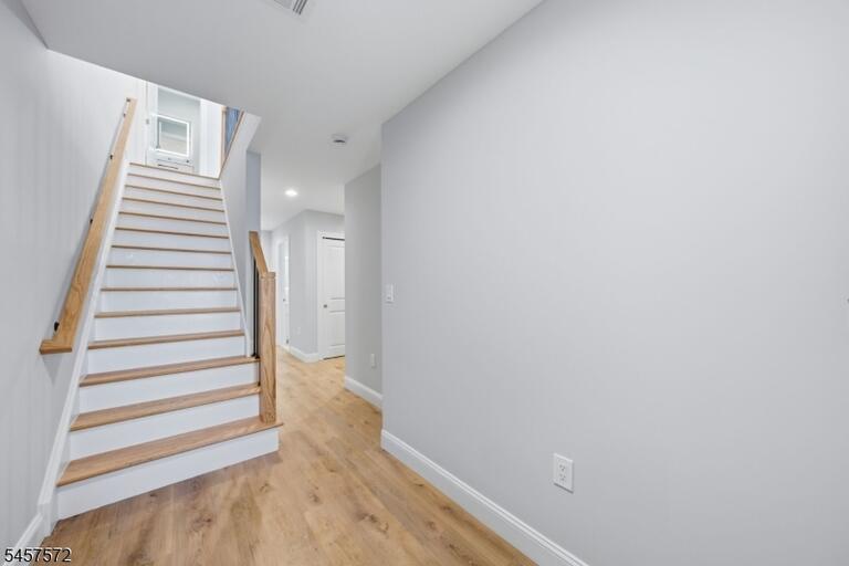 Property listing MLS 4049975 photo 8