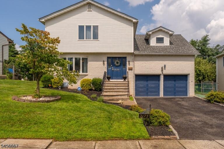Property listing MLS 4049982 photo 1