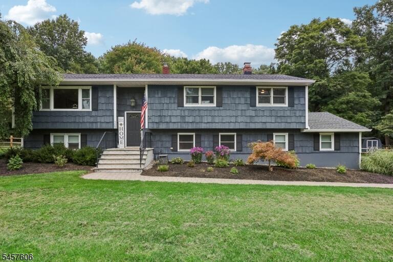 Property listing MLS 4049983 photo 1