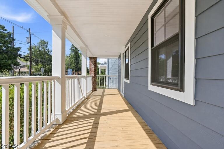 Property listing MLS 4049984 photo 3