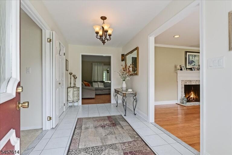 Property listing MLS 4050002 photo 3