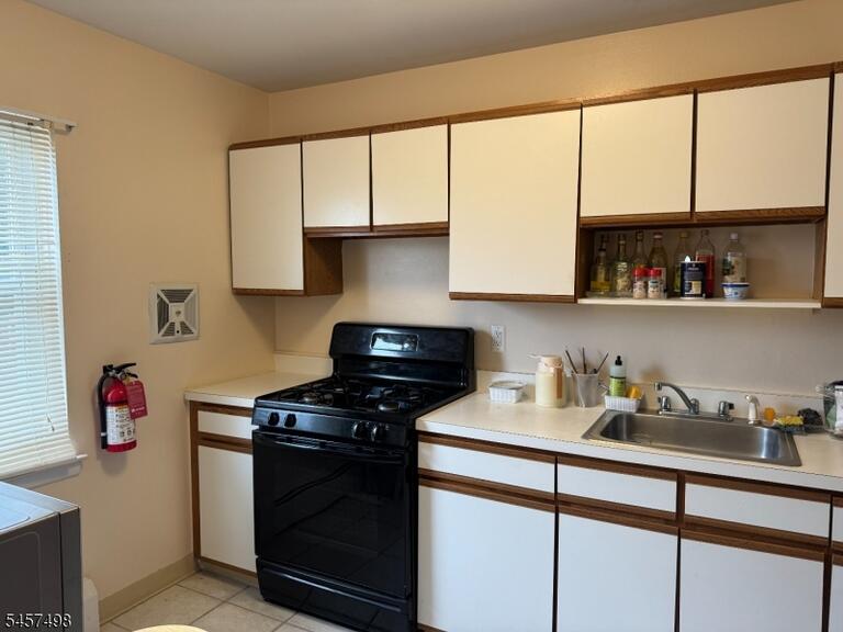 Property listing MLS 4050008 photo 4