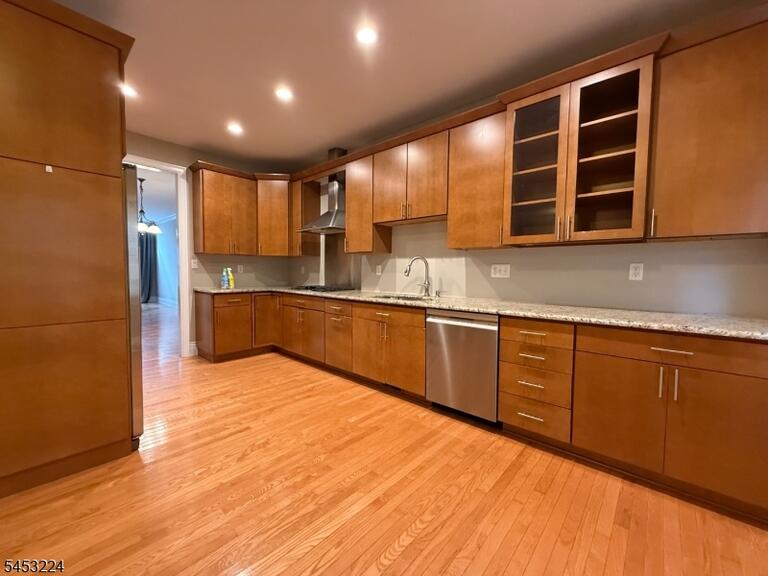 Property listing MLS 4050010 photo 3