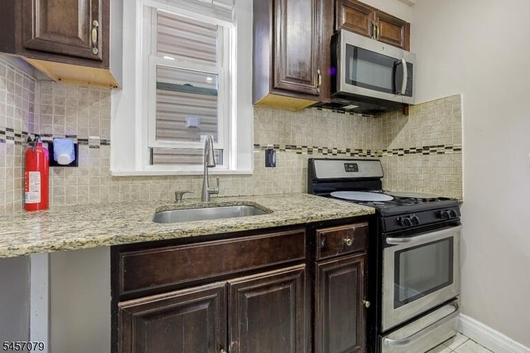 Property listing MLS 4050011 photo 15