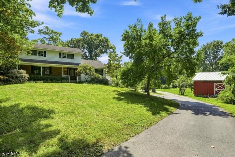 Property listing MLS 4050029 photo 2
