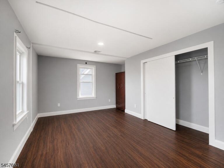 Property listing MLS 4050030 photo 2