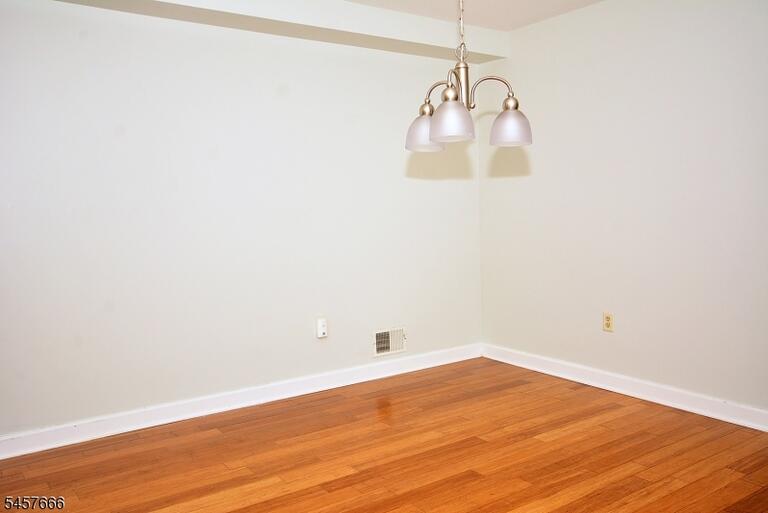 Property listing MLS 4050032 photo 11
