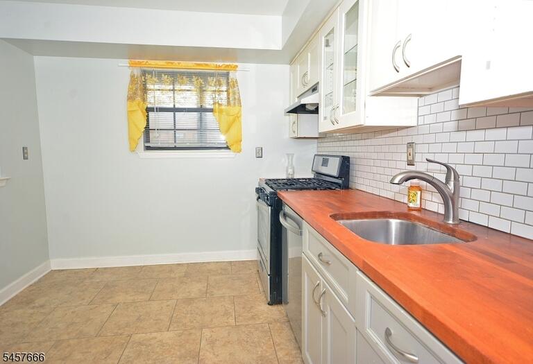 Property listing MLS 4050032 photo 3